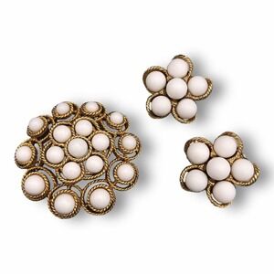 Vintage Crown Trifari Saturn White Milk Glass Gold Tone Brooch Pin Clip Earrings